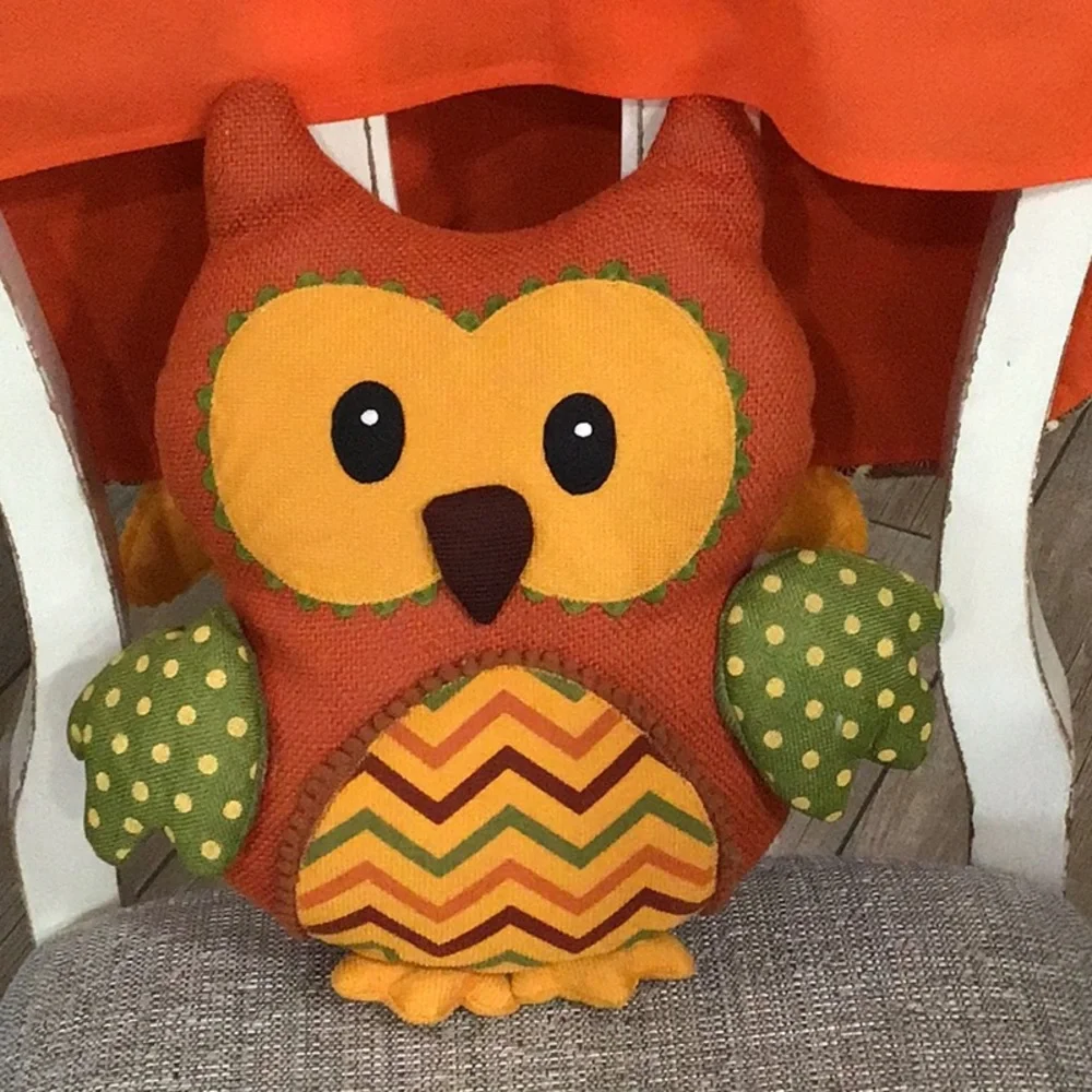 Chair back covers OWL with a matching pillow.